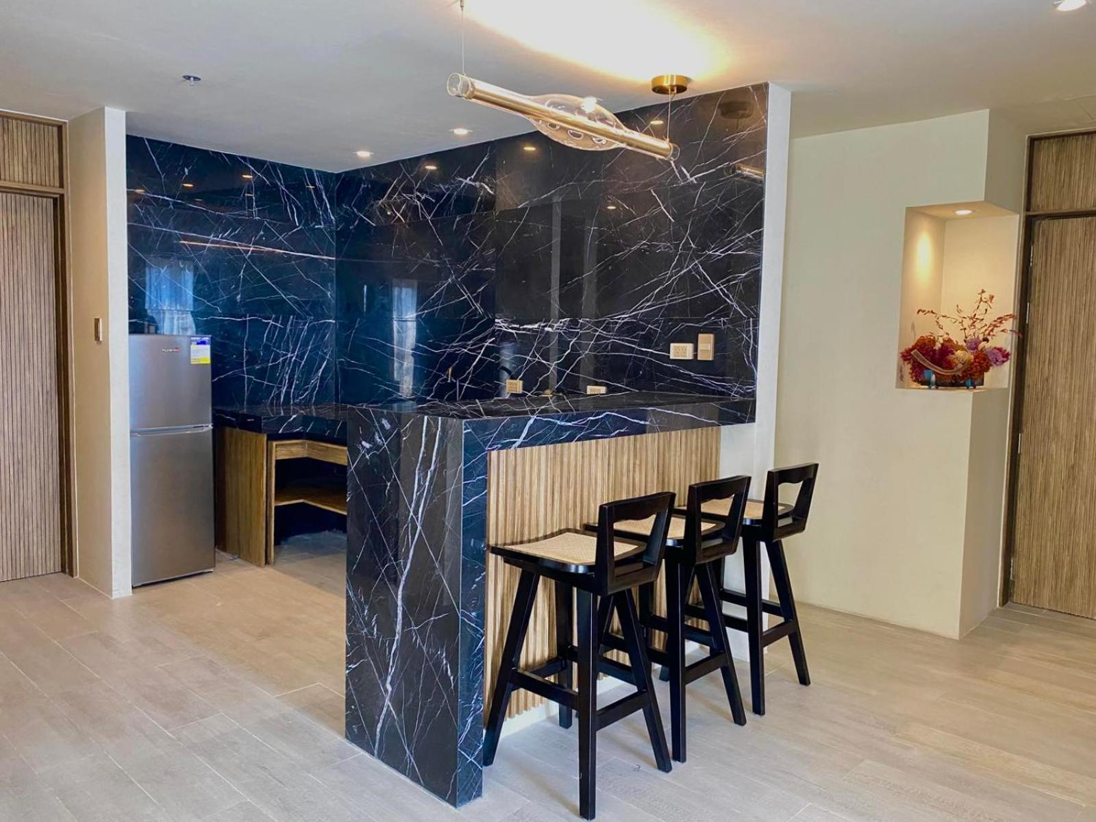 Elijah Hotel Dasmarinas Εξωτερικό φωτογραφία