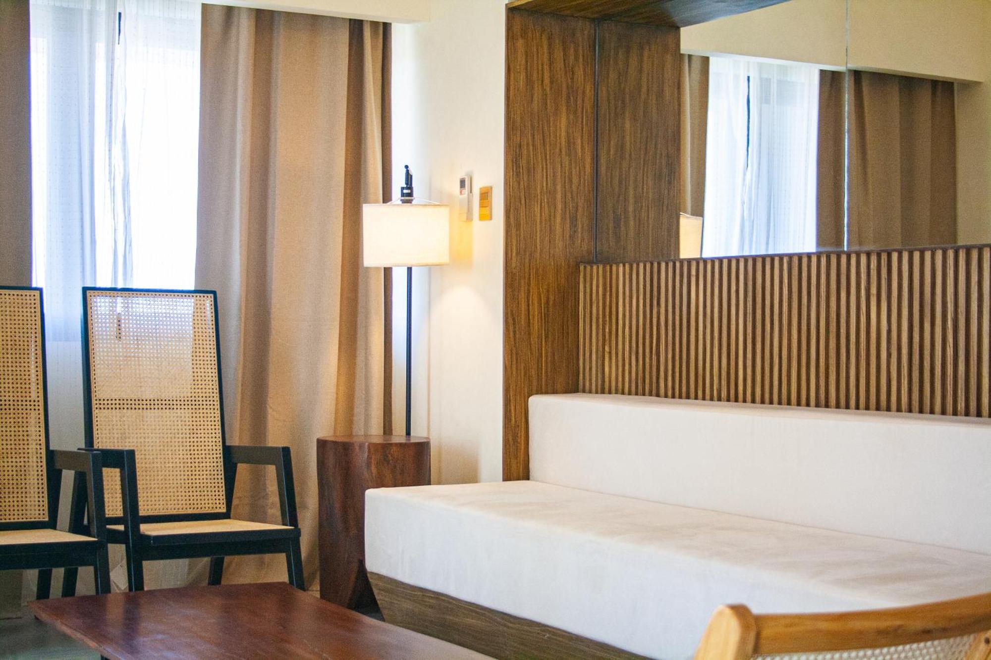 Elijah Hotel Dasmarinas Εξωτερικό φωτογραφία