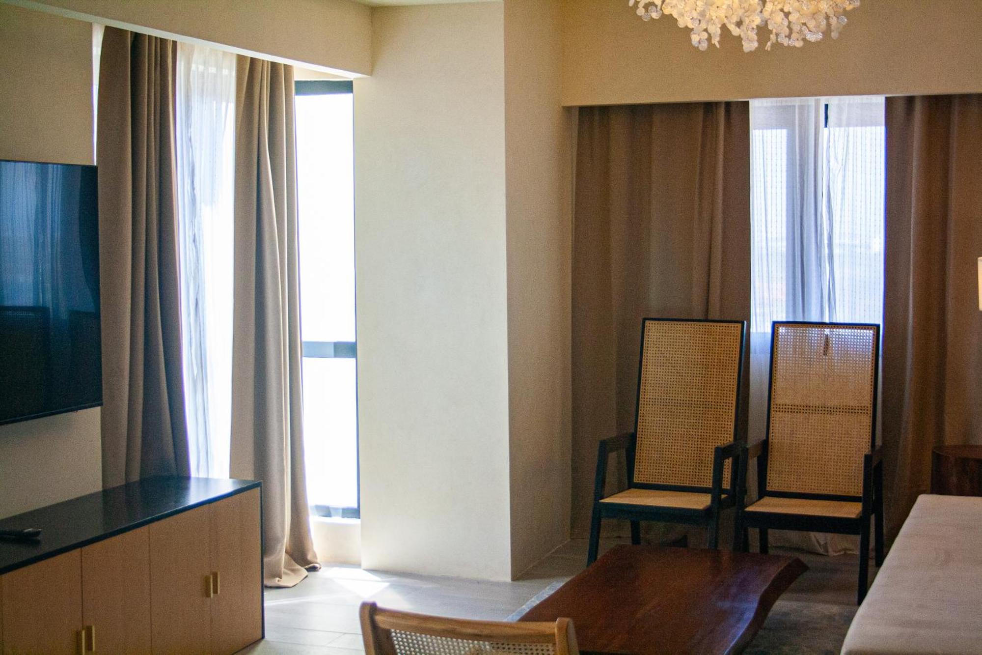 Elijah Hotel Dasmarinas Εξωτερικό φωτογραφία