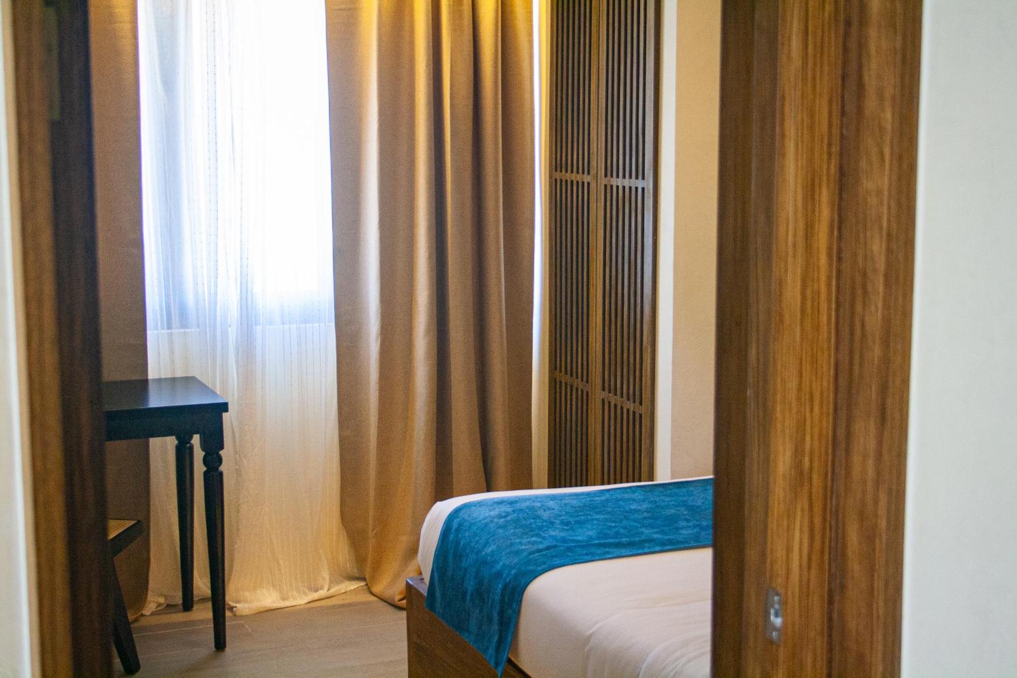 Elijah Hotel Dasmarinas Εξωτερικό φωτογραφία