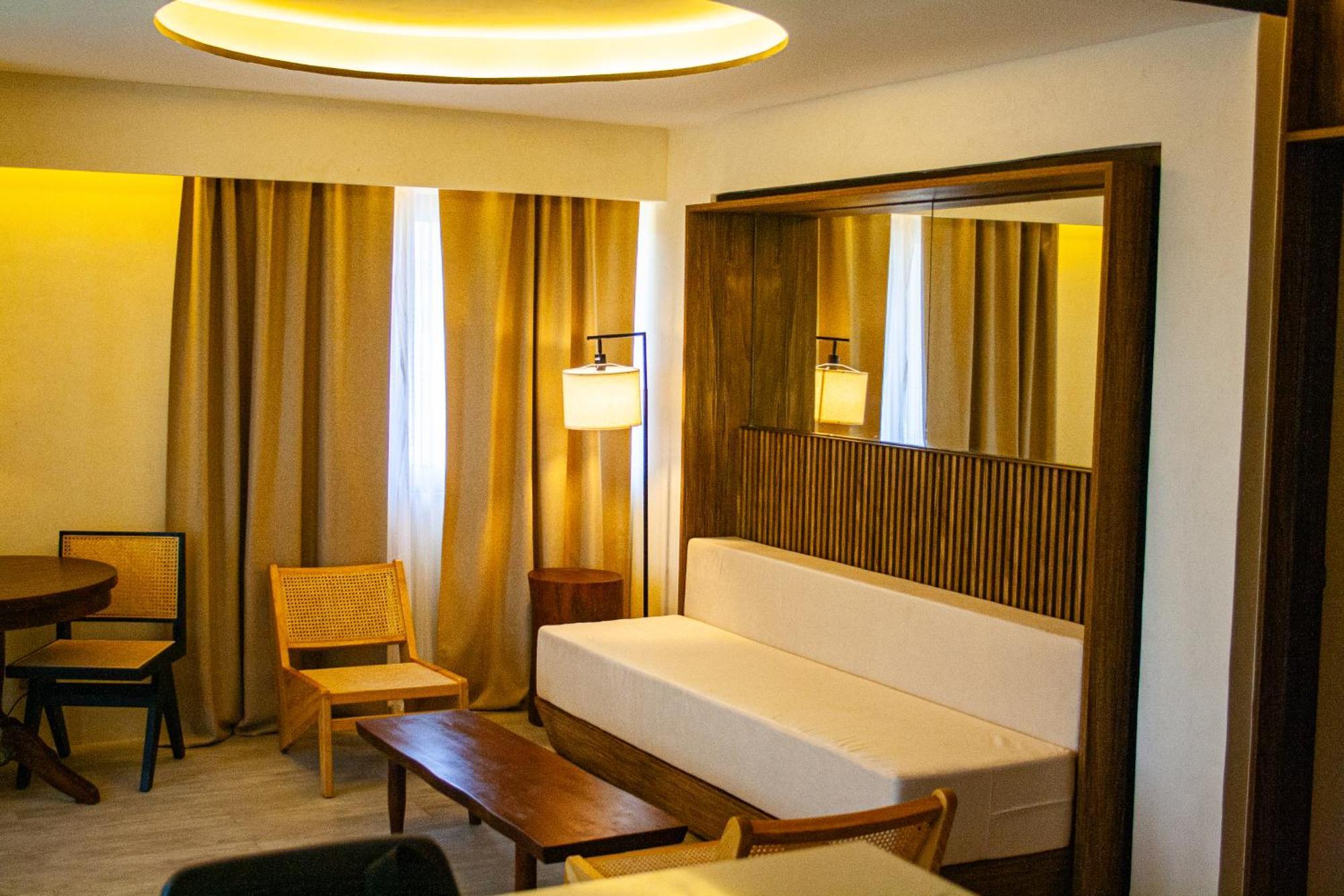 Elijah Hotel Dasmarinas Εξωτερικό φωτογραφία