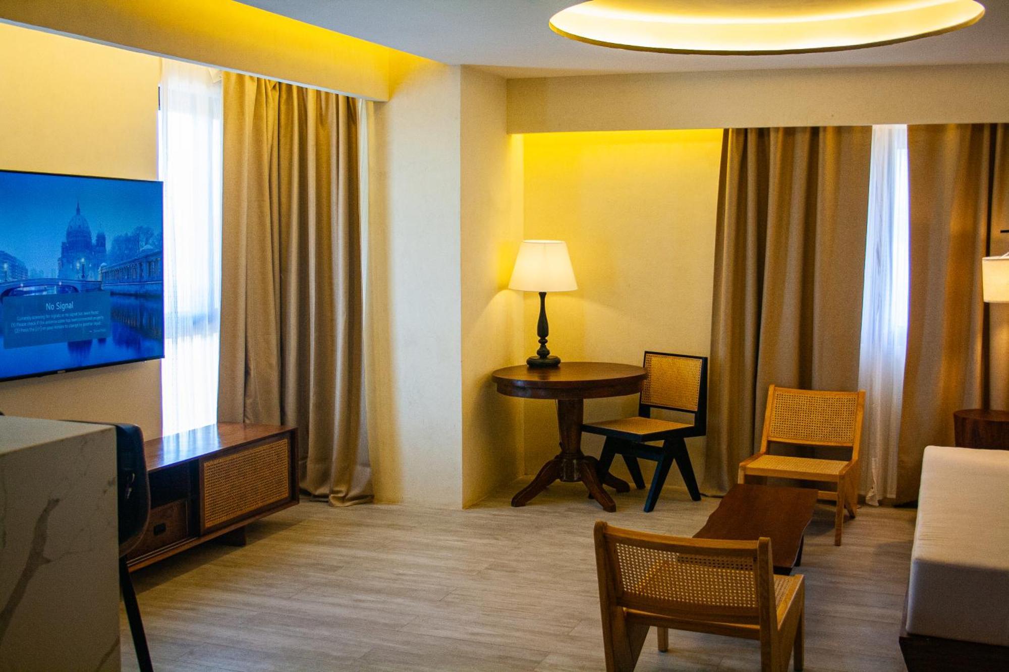 Elijah Hotel Dasmarinas Εξωτερικό φωτογραφία