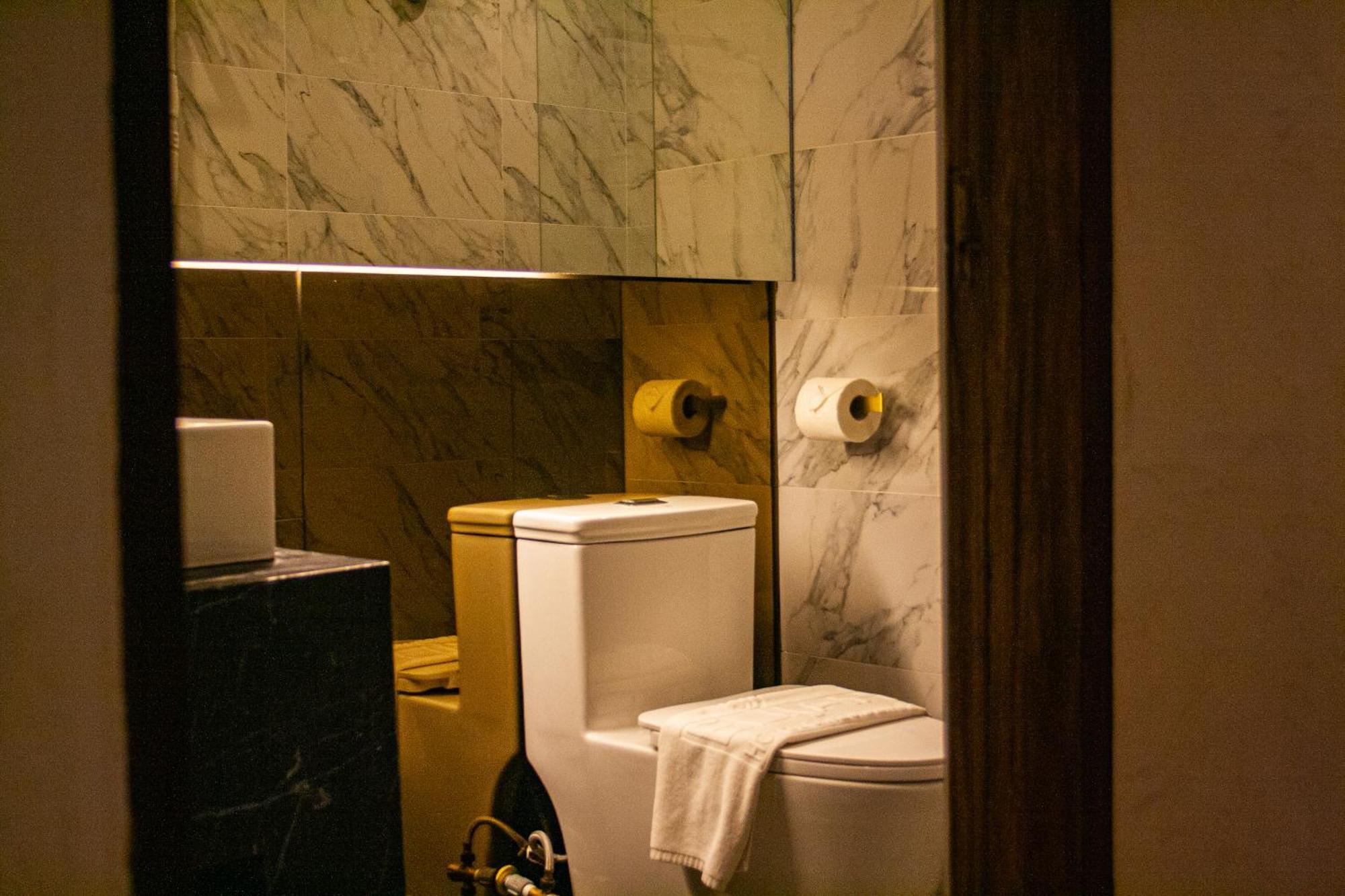 Elijah Hotel Dasmarinas Εξωτερικό φωτογραφία